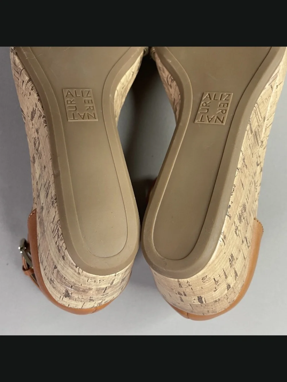 NEW Naturalizer Shoes Womens 10 brown gold leather cork cami wedge heels sandals